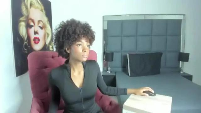 Image 3 of sabrinajonnes Stream on Chaturbate on 21 months ago