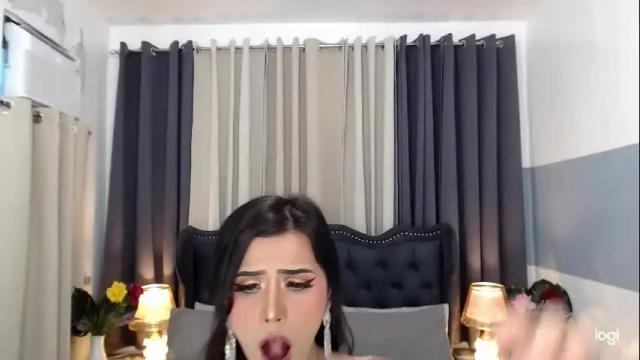 Image 8 of sabrinalocsin Stream on Chaturbate on 21 months ago