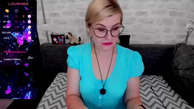 Image 7 of sabrinamacmarren Stream on Chaturbate on 12 months ago