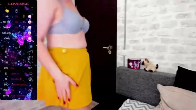 Image 7 of sabrinamacmarren Stream on Chaturbate on 12 months ago