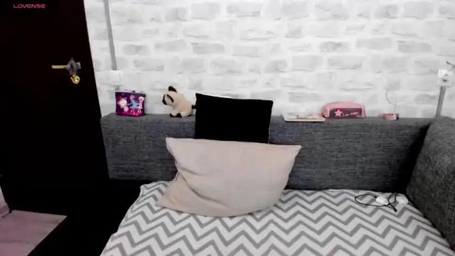 Image 8 of sabrinamacmarren Stream on Chaturbate on 12 months ago