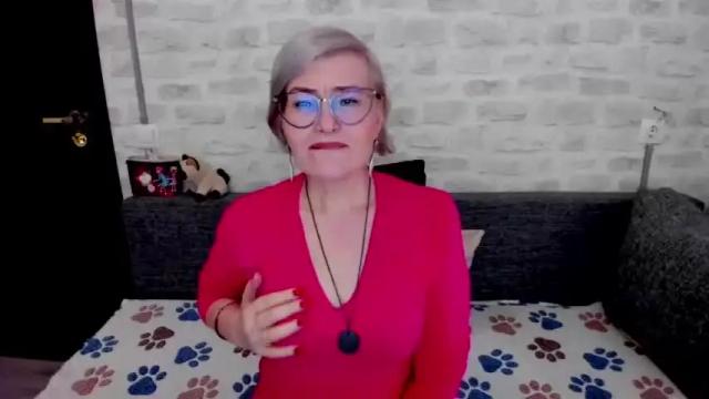 Image 2 of sabrinamacmarren Stream on Chaturbate on 12 months ago