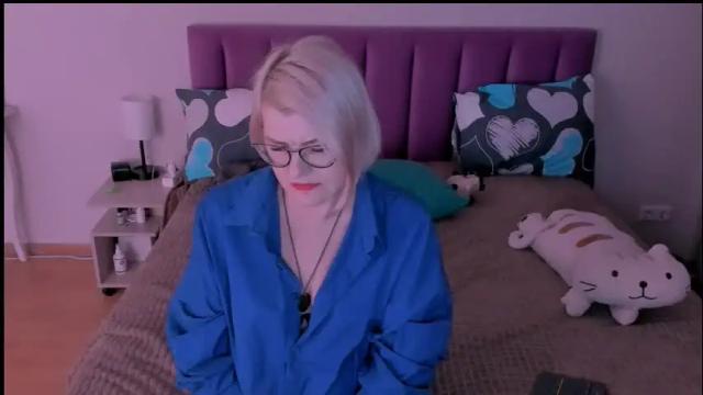 Image 4 of sabrinamacmarren Stream on Chaturbate on 6 days ago
