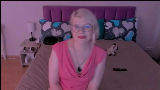Image 6 of sabrinamacmarren Stream on Chaturbate on 4 days ago