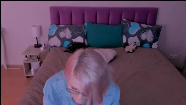Image 8 of sabrinamacmarren Stream on Chaturbate on 3 days ago
