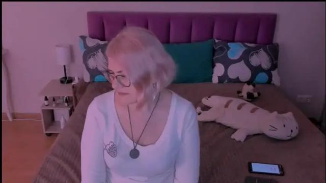 Image 3 of sabrinamacmarren Stream on Chaturbate on 1 month ago