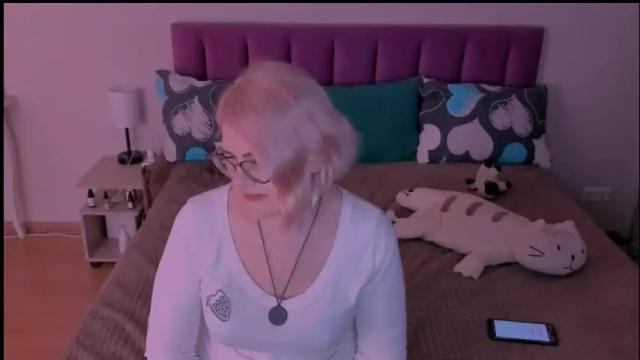 Image 6 of sabrinamacmarren Stream on Chaturbate on 1 month ago