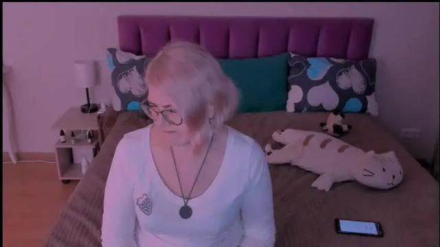 Image 7 of sabrinamacmarren Stream on Chaturbate on 1 month ago