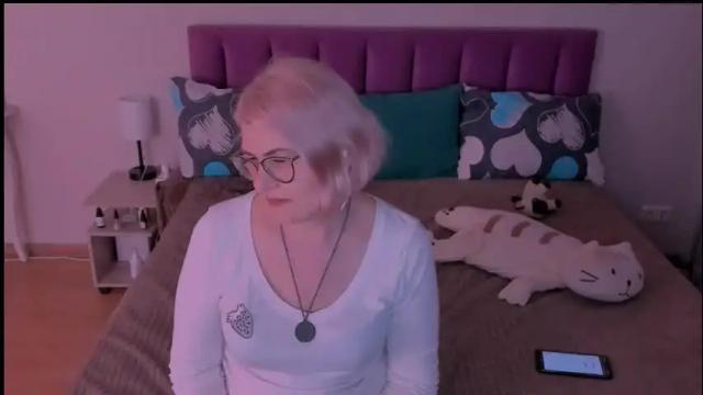 Image 8 of sabrinamacmarren Stream on Chaturbate on 1 month ago