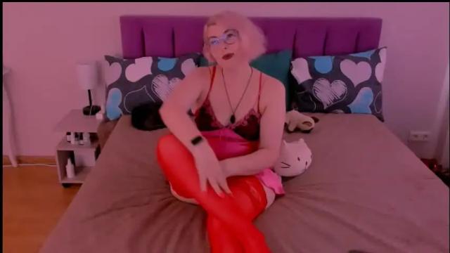 Image 4 of sabrinamacmarren Stream on Chaturbate on 1 month ago