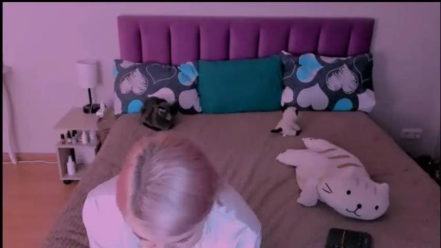 Image 11 of sabrinamacmarren Stream on Chaturbate on 1 month ago