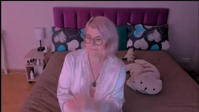 Image 4 of sabrinamacmarren Stream on Chaturbate on 1 month ago