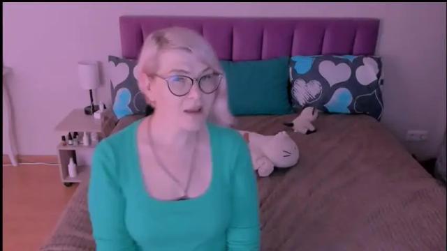 Image 10 of sabrinamacmarren Stream on Chaturbate on 1 month ago