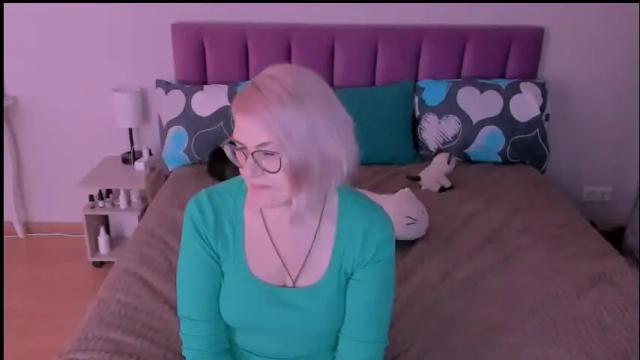Image 11 of sabrinamacmarren Stream on Chaturbate on 1 month ago