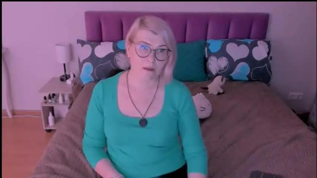 Image 3 of sabrinamacmarren Stream on Chaturbate on 1 month ago