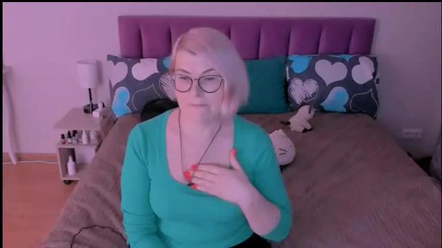 Image 4 of sabrinamacmarren Stream on Chaturbate on 1 month ago