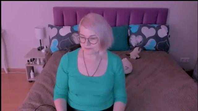 Image 6 of sabrinamacmarren Stream on Chaturbate on 1 month ago