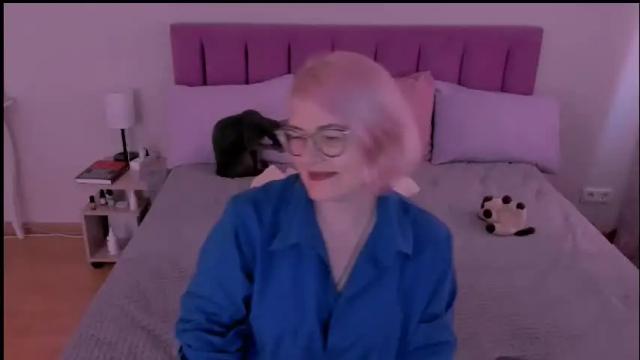 Image 7 of sabrinamacmarren Stream on Chaturbate on 1 month ago