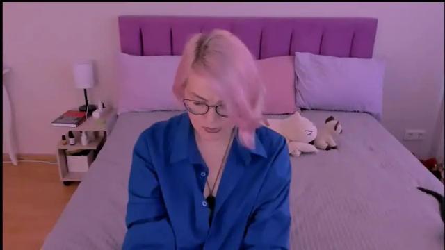 Image 12 of sabrinamacmarren Stream on Chaturbate on 1 month ago