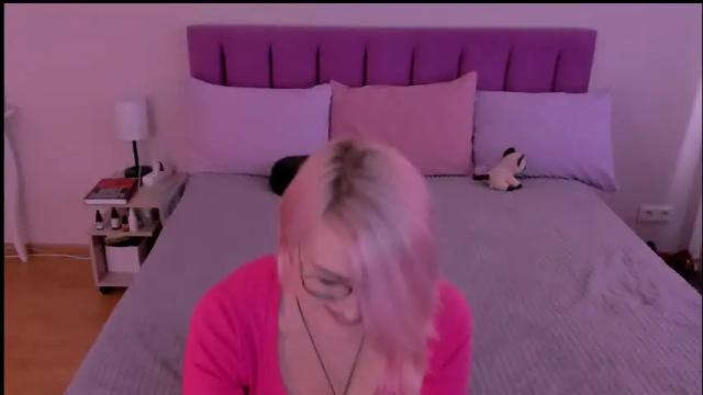Image 7 of sabrinamacmarren Stream on Chaturbate on 1 month ago