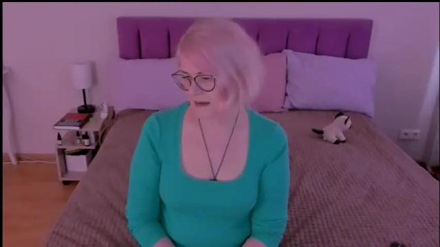 Image 11 of sabrinamacmarren Stream on Chaturbate on 29 days ago