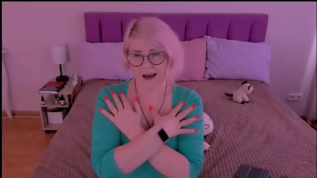 Image 6 of sabrinamacmarren Stream on Chaturbate on 29 days ago