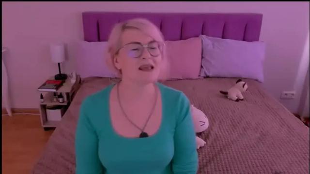 Image 7 of sabrinamacmarren Stream on Chaturbate on 29 days ago