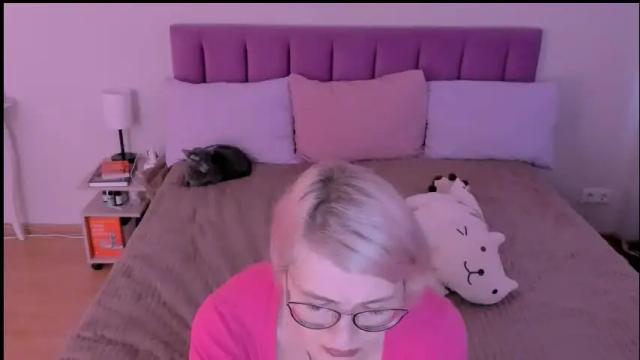 Image 11 of sabrinamacmarren Stream on Chaturbate on 24 days ago