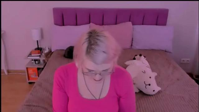 Image 4 of sabrinamacmarren Stream on Chaturbate on 24 days ago