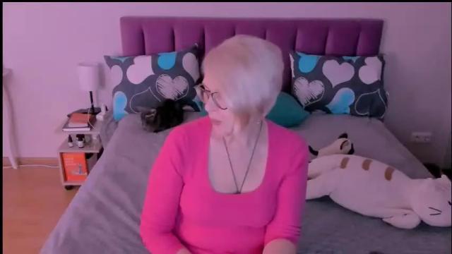 Image 4 of sabrinamacmarren Stream on Chaturbate on 21 days ago