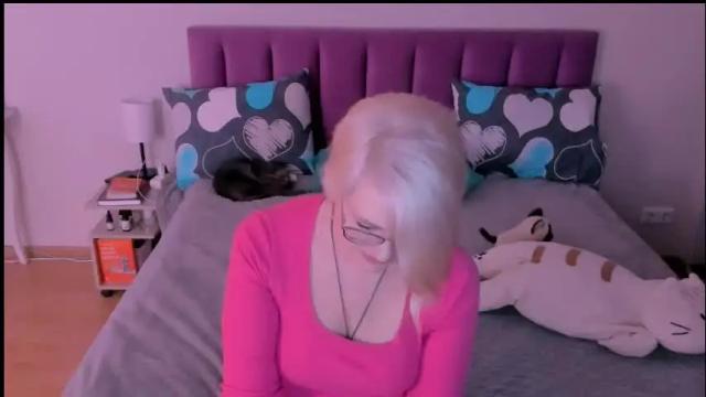 Image 8 of sabrinamacmarren Stream on Chaturbate on 21 days ago