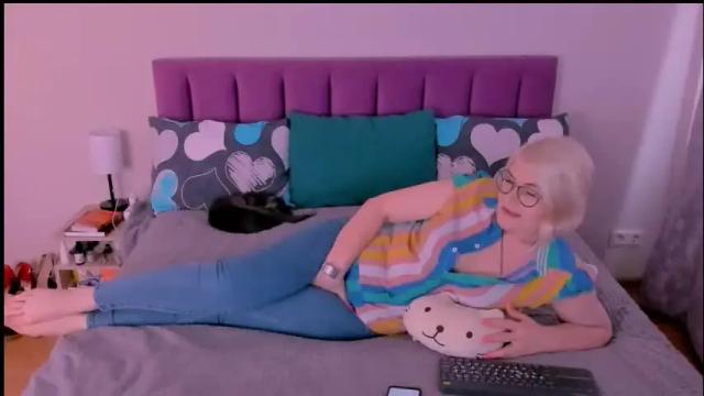 Image 10 of sabrinamacmarren Stream on Chaturbate on 11 days ago