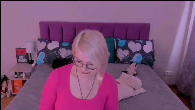Image 6 of sabrinamacmarren Stream on Chaturbate on 9 days ago