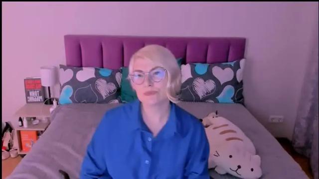 Image 8 of sabrinamacmarren Stream on Chaturbate on 8 days ago