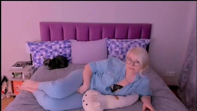 Image 7 of sabrinamacmarren Stream on Chaturbate on 7 days ago