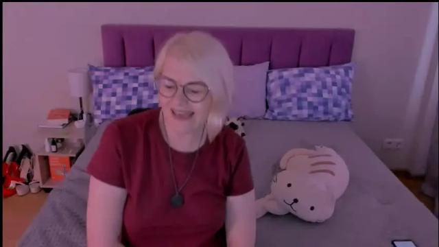 Image 11 of sabrinamacmarren Stream on Chaturbate on 4 days ago