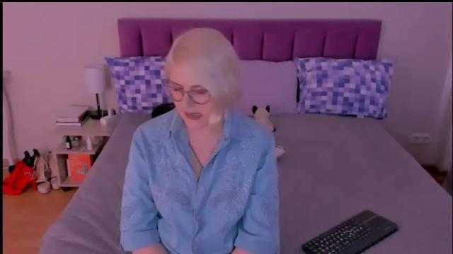 Image 11 of sabrinamacmarren Stream on Chaturbate on 1 month ago