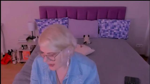 Image 12 of sabrinamacmarren Stream on Chaturbate on 1 month ago