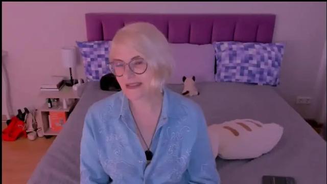Image 2 of sabrinamacmarren Stream on Chaturbate on 1 month ago