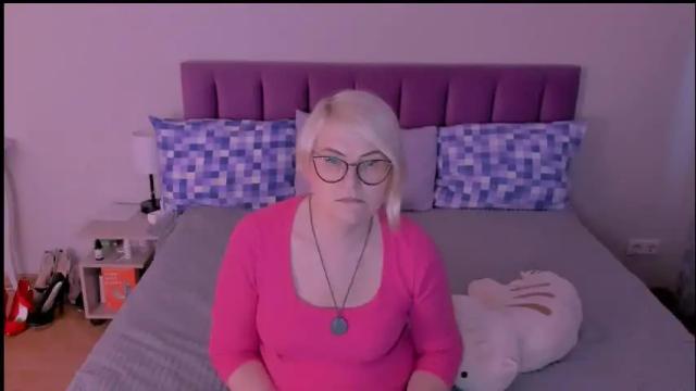 Image 3 of sabrinamacmarren Stream on Chaturbate on 1 month ago