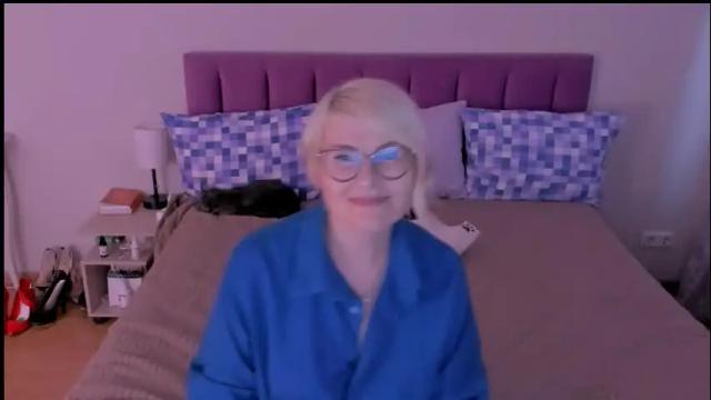 Image 12 of sabrinamacmarren Stream on Chaturbate on 1 month ago
