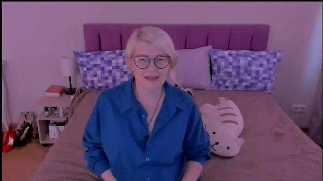 Image 2 of sabrinamacmarren Stream on Chaturbate on 1 month ago