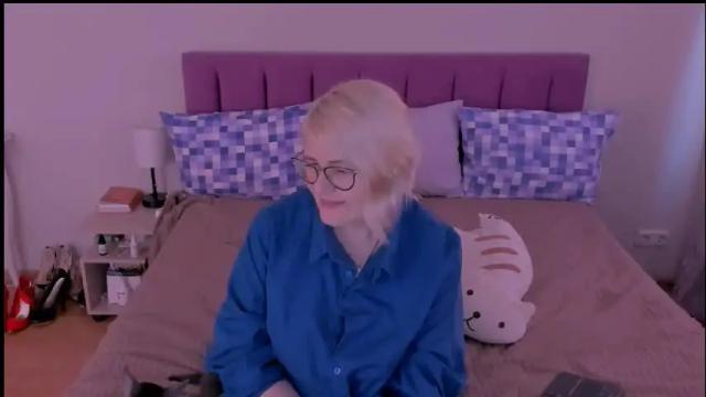 Image 3 of sabrinamacmarren Stream on Chaturbate on 1 month ago