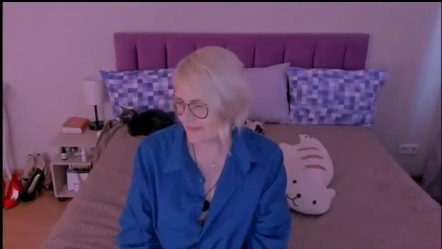 Image 7 of sabrinamacmarren Stream on Chaturbate on 1 month ago