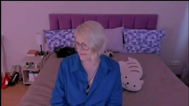 Image 8 of sabrinamacmarren Stream on Chaturbate on 1 month ago