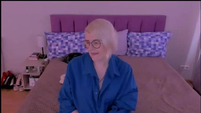 Image 7 of sabrinamacmarren Stream on Chaturbate on 1 month ago
