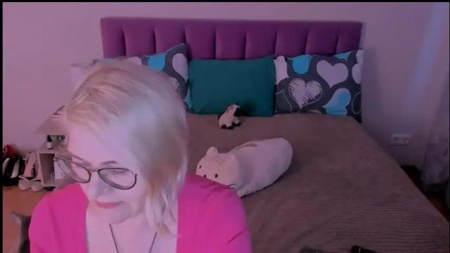 Image 2 of sabrinamacmarren Stream on Chaturbate on 1 month ago