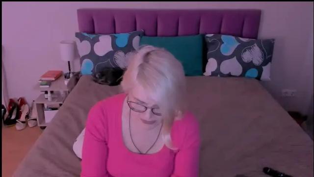 Image 7 of sabrinamacmarren Stream on Chaturbate on 1 month ago