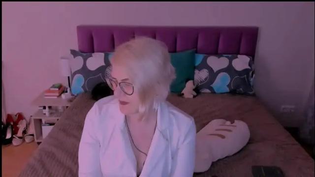Image 8 of sabrinamacmarren Stream on Chaturbate on 29 days ago
