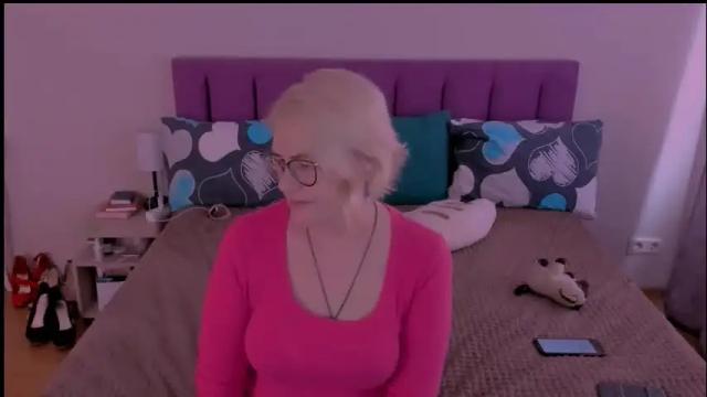 Image 10 of sabrinamacmarren Stream on Chaturbate on 27 days ago